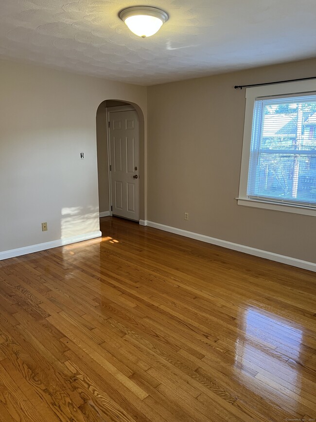 Building Photo - 144 Newington Ave