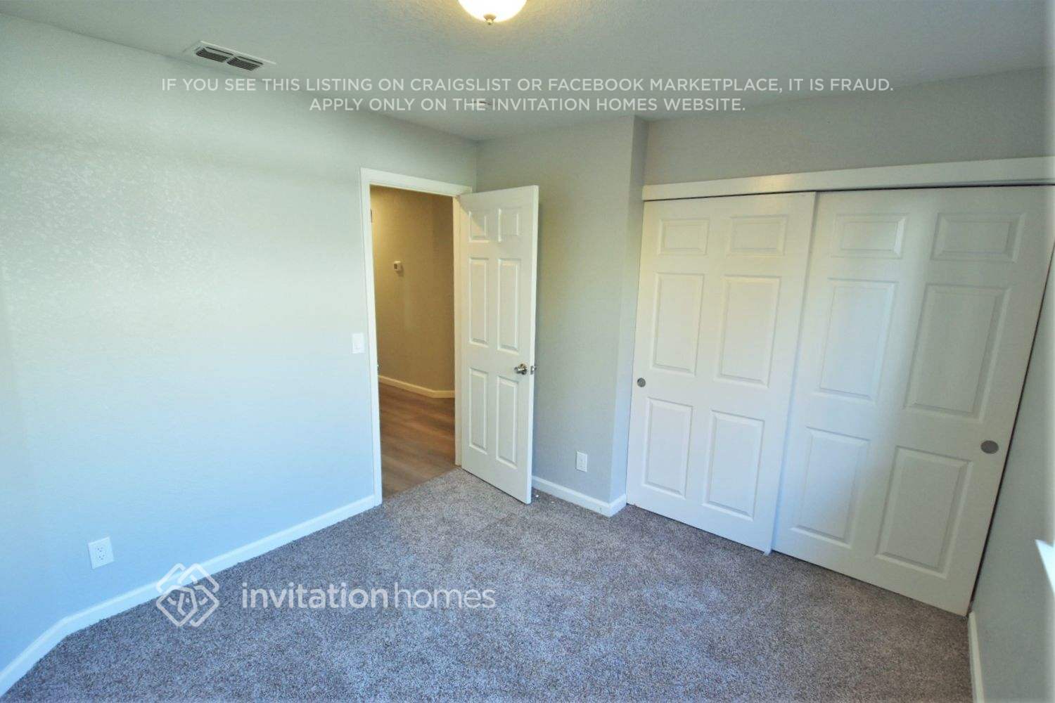 Building Photo - 8121 Pine Oaks Ct