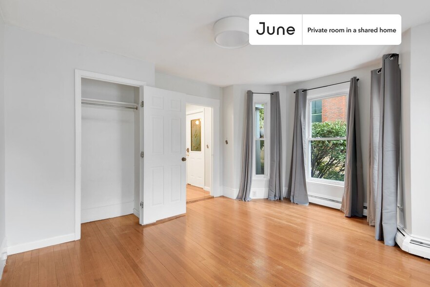 Building Photo - Private bedroom in 2 bed/1.5 bath Home