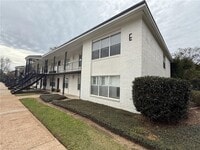 Building Photo - 4009 Old Shell Rd