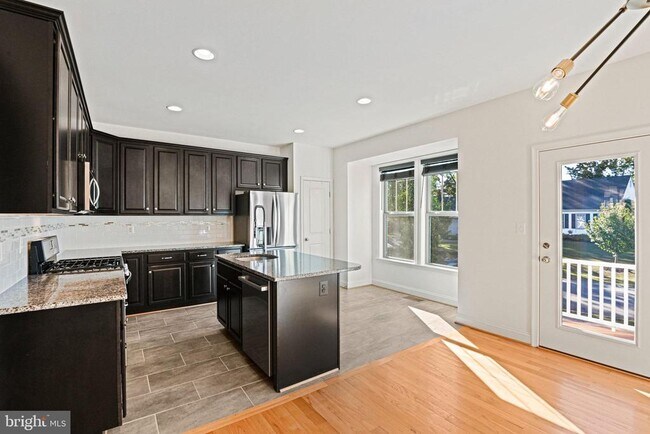 Building Photo - 203 Natural Terrace