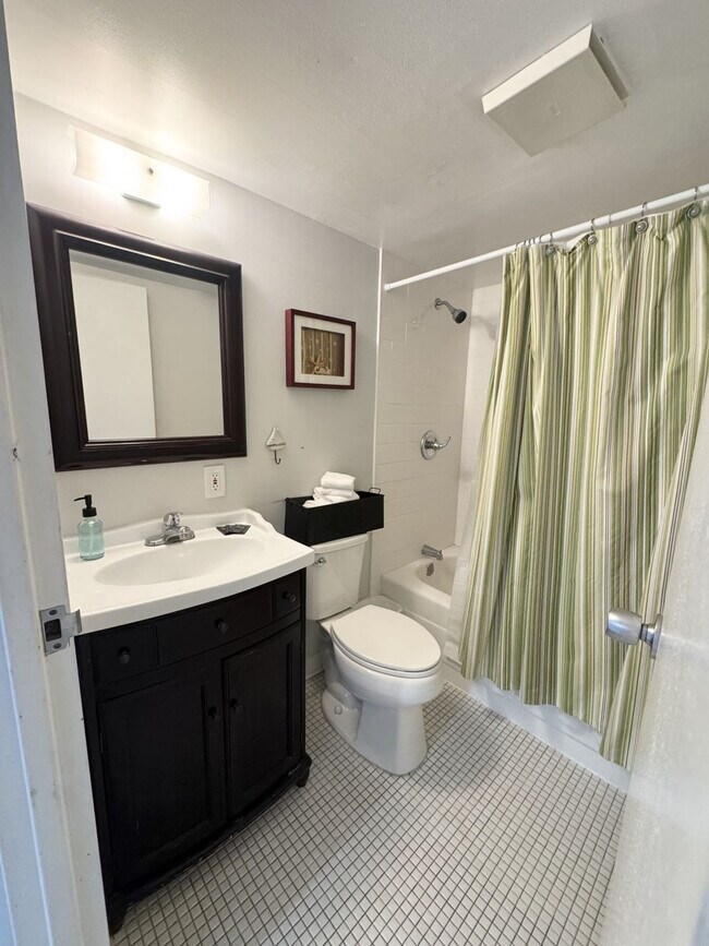 Building Photo - 303 Atlantic Ave