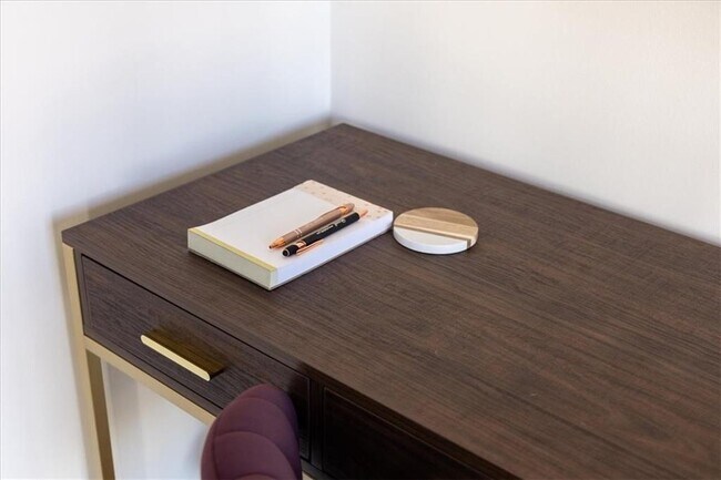 Building Photo - 4611 S 47th St