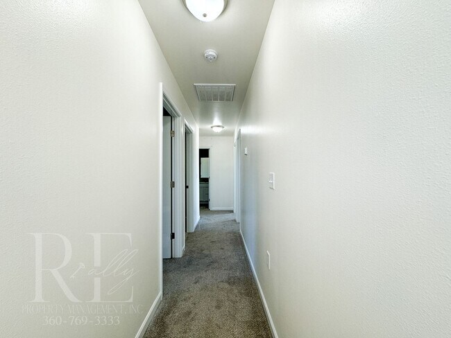 Building Photo - SUPERSIZED 5-Bd HOME