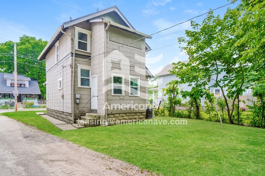 Building Photo - 205 Lechner Ave