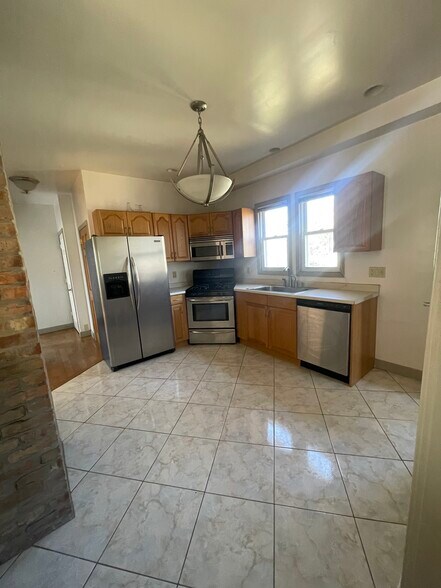 Eat-in Kitchen - 49 E Passaic Ave