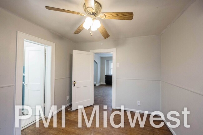 Building Photo - "Charming 2-Bedroom Gem in Indianapolis with Spacious 1736 Sq. Ft. Layout!"