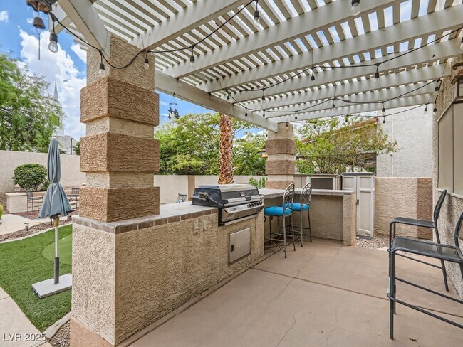 Building Photo - 1221 Fragrant Spruce Ave