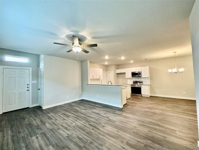 Building Photo - 9844 Grosbeak Ln