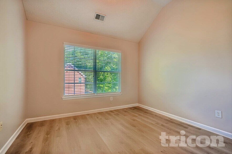 Building Photo - 800 Hannah Ct