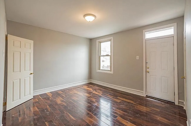 Building Photo - 6424 Carlton St