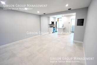 Building Photo - 631 NE 17th Way