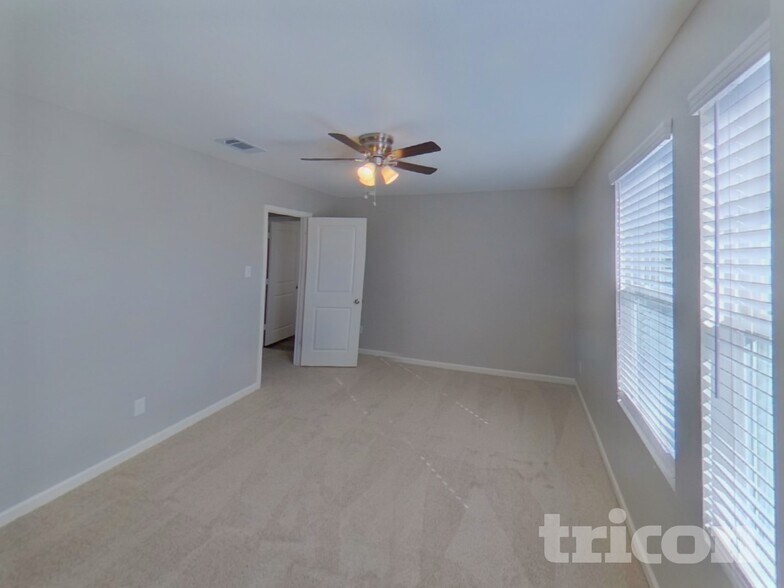 Building Photo - 418 Madison Way