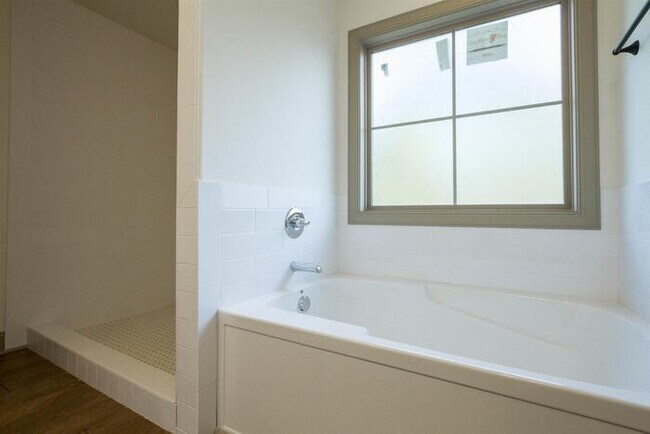 Building Photo - 709 Courtland Ave