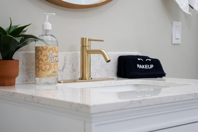 Building Photo - 713 Crosby St