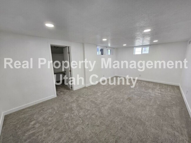 Building Photo - 152 W 100 S