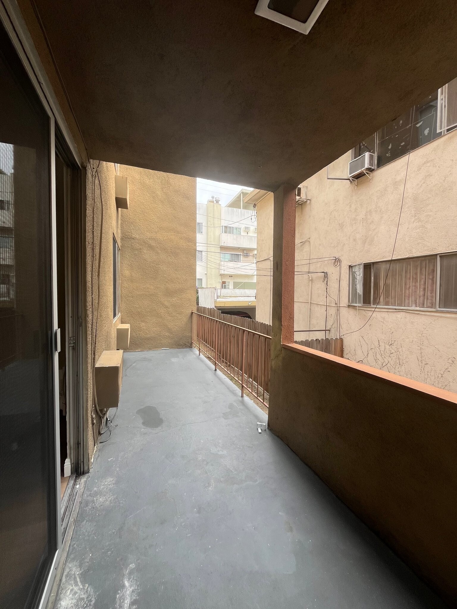 Building Photo - 300 S Gramercy Pl