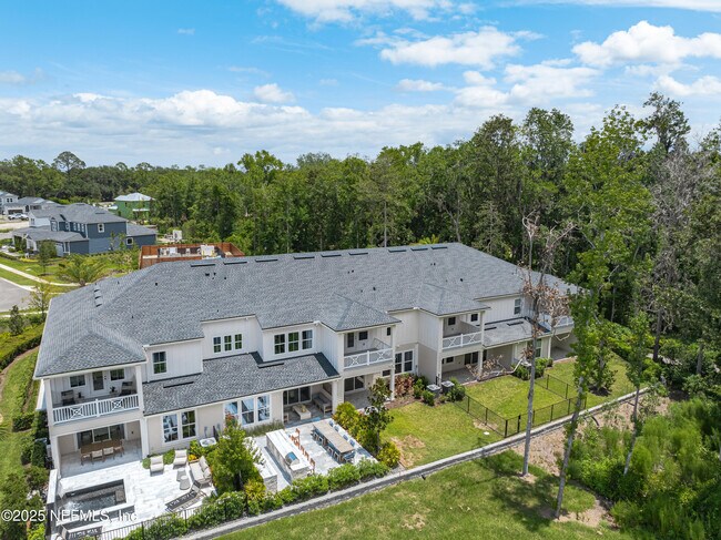 Building Photo - 27 Oak Pk Dr