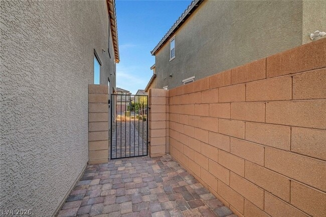 Building Photo - 8454 Vacarez Dr