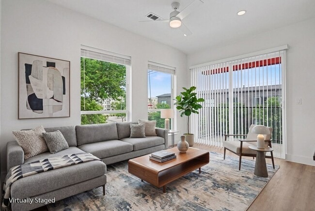 Building Photo - 2217 N Fitzhugh Ave