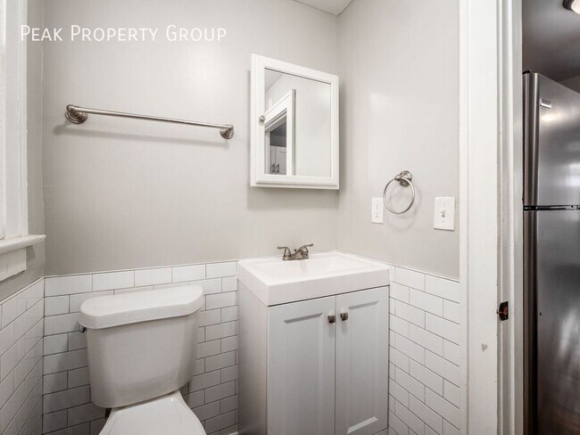 Building Photo - 26 E 2nd Ave