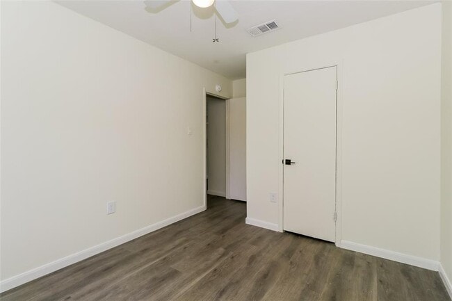 Building Photo - 2803 Cornish Cir