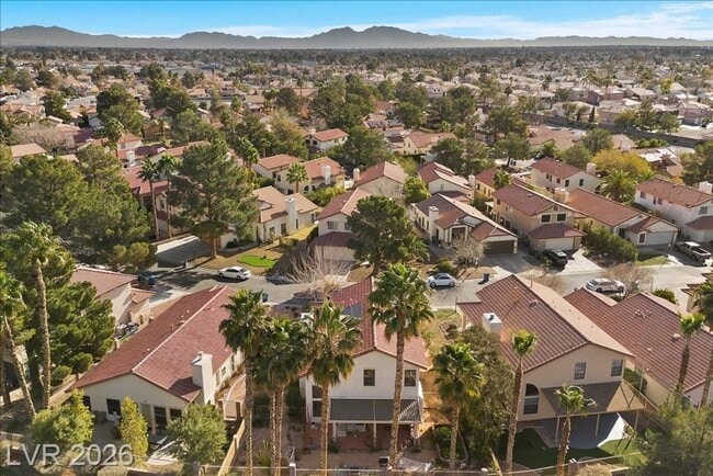 Building Photo - Modern 3Bed/2.5Bath/2Car - 2 Story Home Located In The Guard-Gated Los Prados Golf Community!