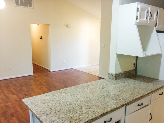 Building Photo - Charming 3-Bedroom Ranch on a Cul-de-Sac! "ASK ABOUT OUR ZERO DEPOSIT"