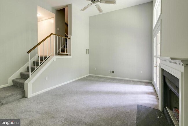 Building Photo - 1353 Templeton Pl