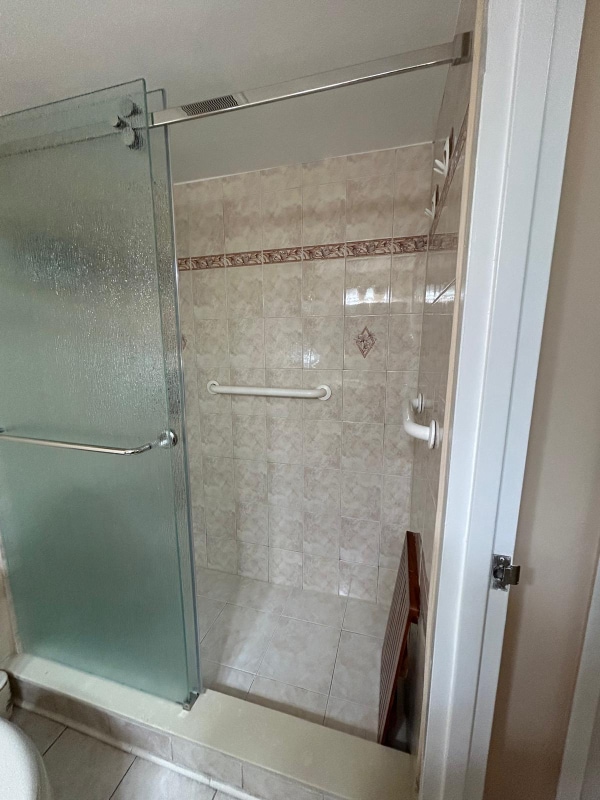 Building Photo - 3725 S Ocean Dr