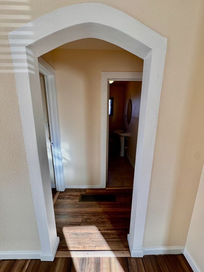 Building Photo - Move-In Ready 4BR Home with Finished Basement, Flex Space & Large Yard