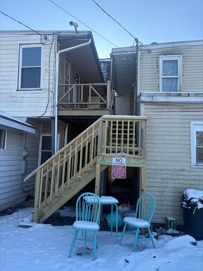 Building Photo - 3rd Floor 1 Bedroom Apartment-York City SD