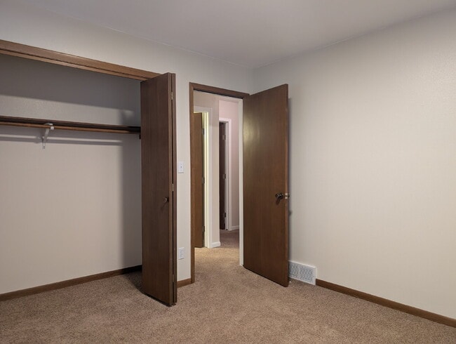 Building Photo - Nice 3 Bedroom Ranch in Appleton