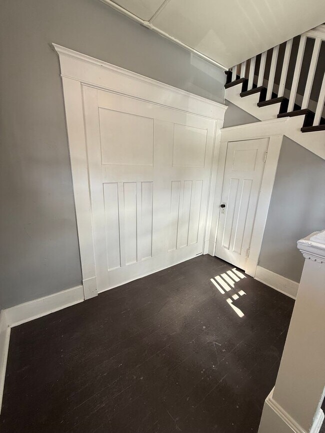 Building Photo - 1304 Ellis St