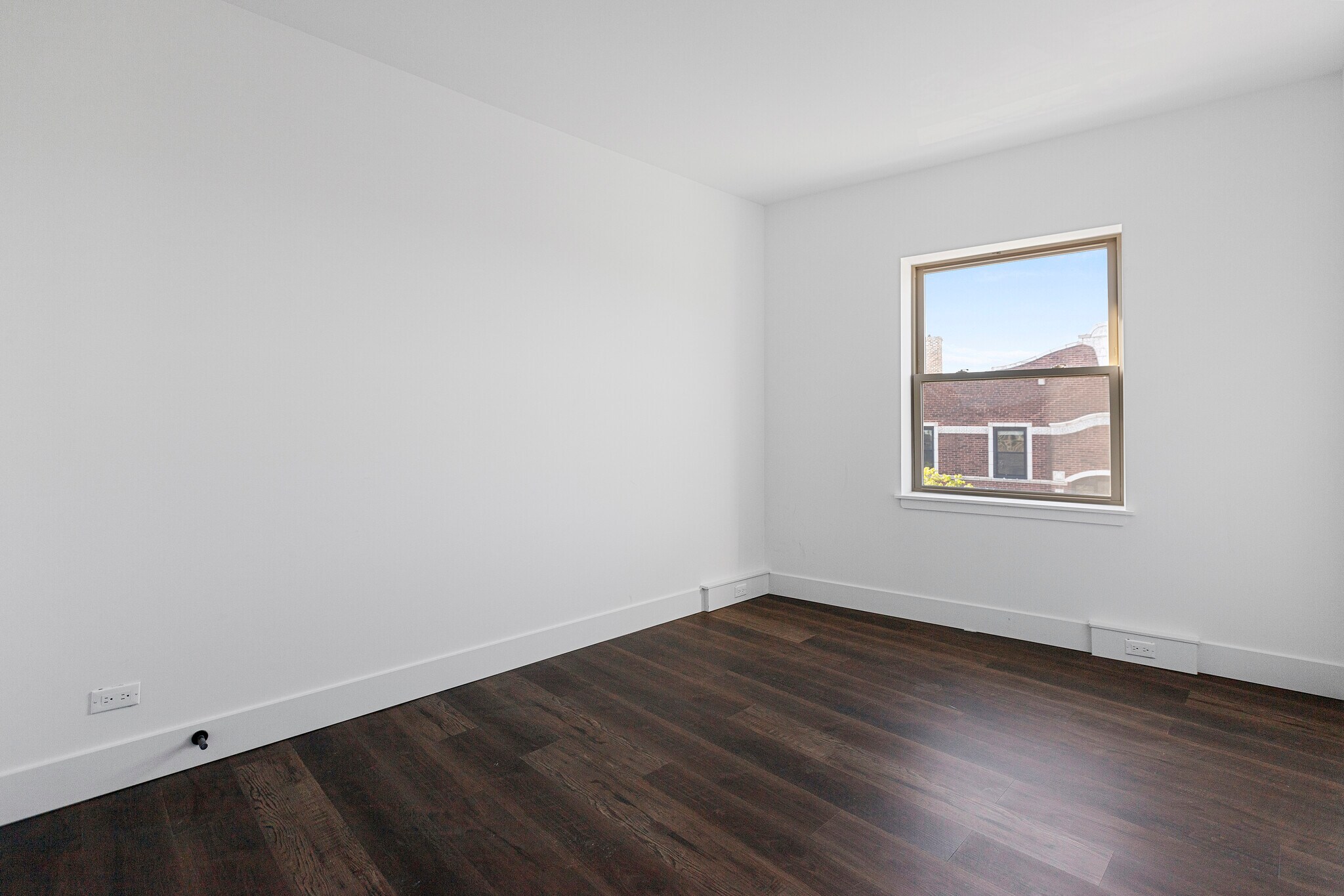 Building Photo - 1555 W Hollywood Ave