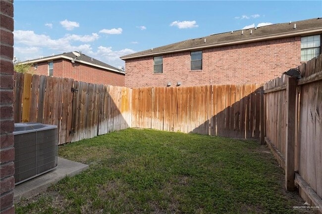 Building Photo - 213 S 49th St