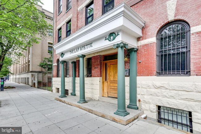 Building Photo - 1605 7th St NW