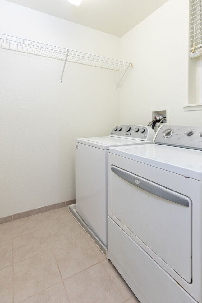 Building Photo - 92-1067 Koio Dr