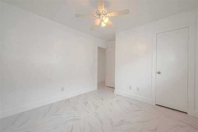 Building Photo - 20939 Young Meadows Way
