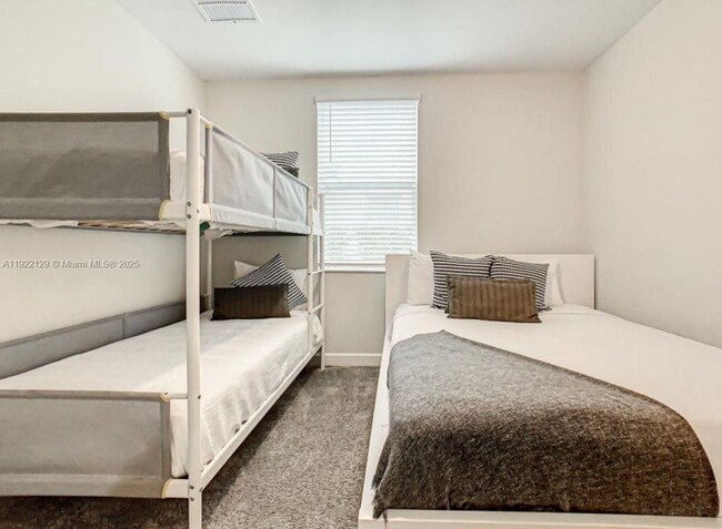 Building Photo - 653 Ocean Course Ave