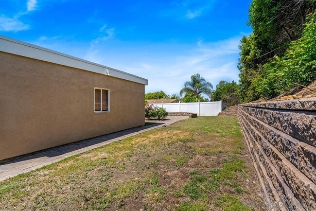 Building Photo - 8058 Tommy Dr