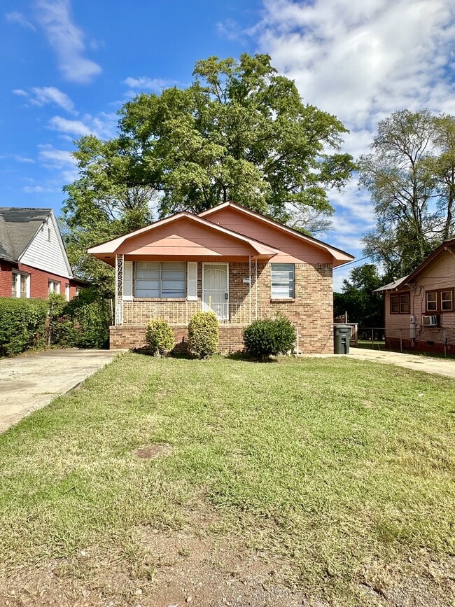 Building Photo - 2408 Powderly Ave SW
