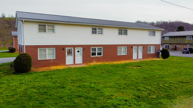 Building Photo - Hickory Hills Townhomes