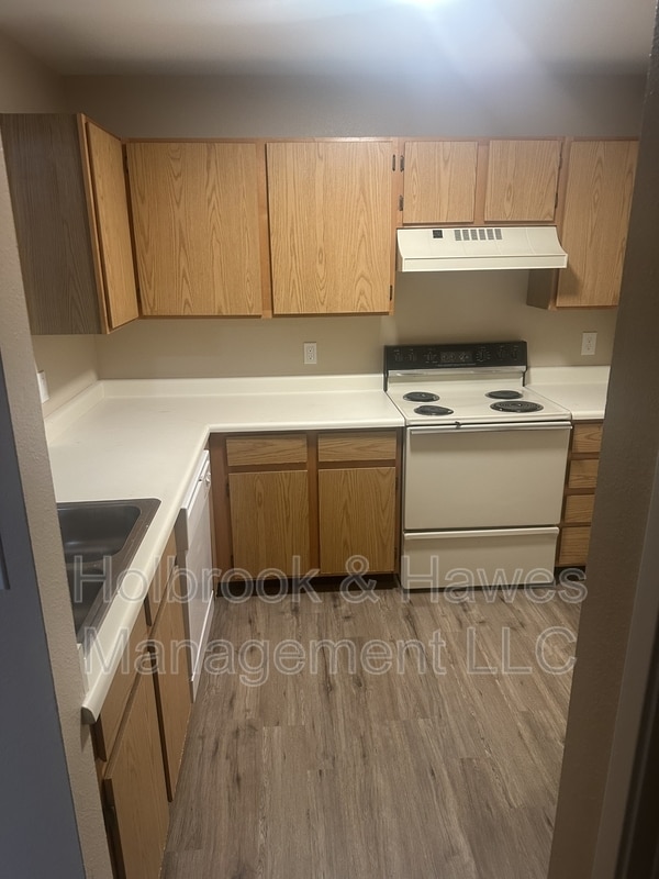 Building Photo - 4531 Boardwalk Dr