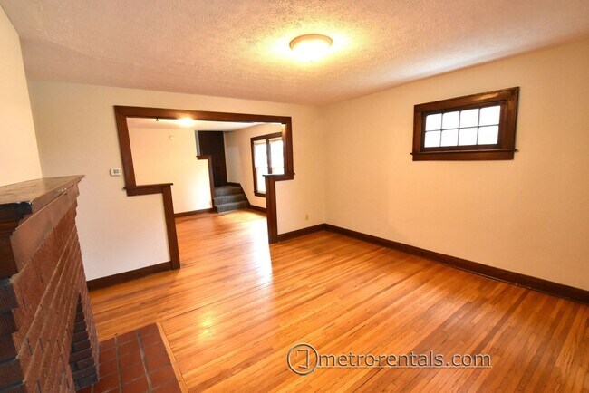 Building Photo - 238-240-240 W Pacemont Rd