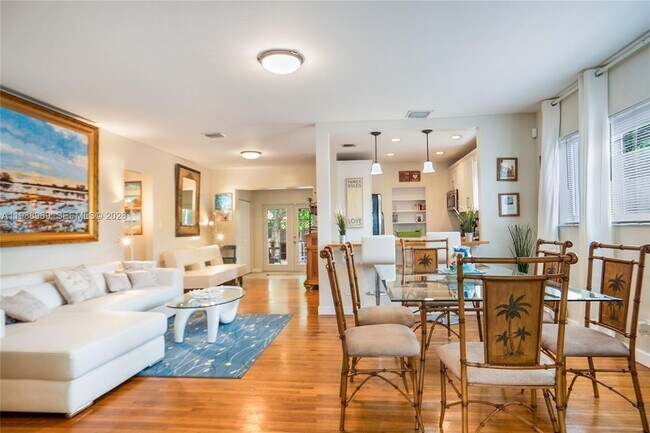 Building Photo - 113 SW 2nd St