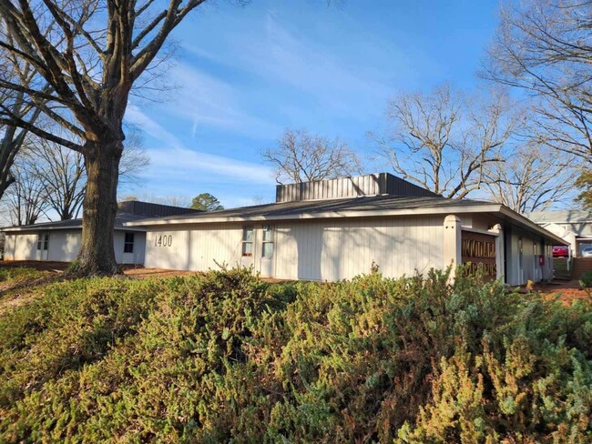 Primary Photo - 1402 Gorman St