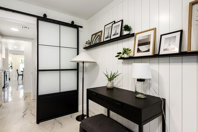 Building Photo - 76817 Manor Ln