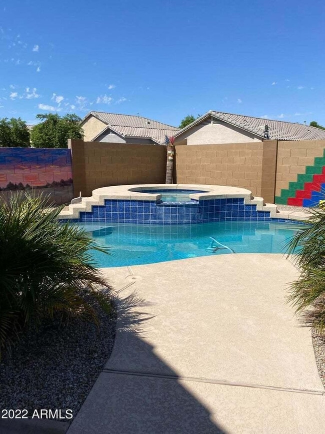 Building Photo - 39974 W Thornberry Ln