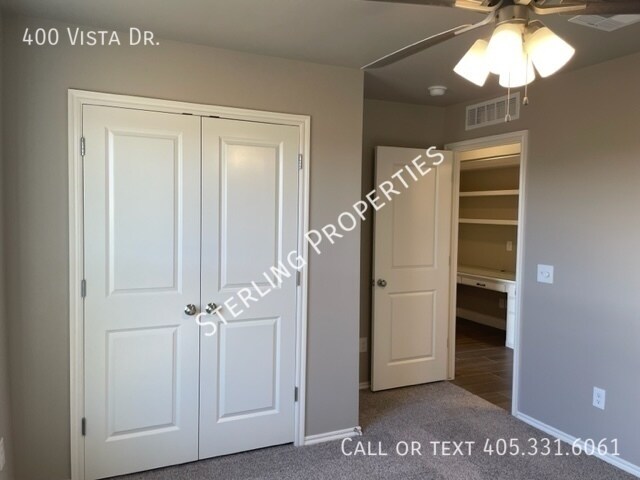 Building Photo - 400 Vista Dr